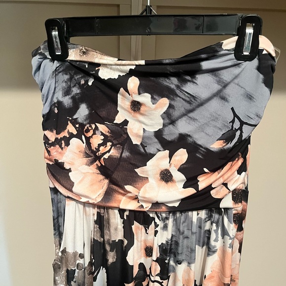 Vanilla Bay Floral Maxi Strapless Dress in Black and Peach - Picture 3 of 5
